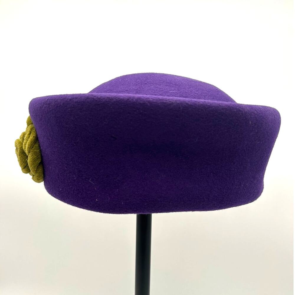 Vintage 80s Purple Wool Felt Pillbox Hat Olive Velvet Rosette Flowers 56cm Sz M - Picture 11 of 13